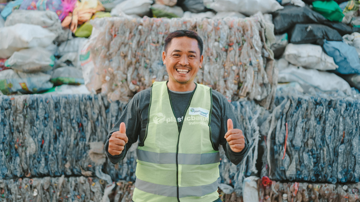 Wie Oh Sheet! pro Produkt 2 Plastikflaschen aus der Umwelt entfernt